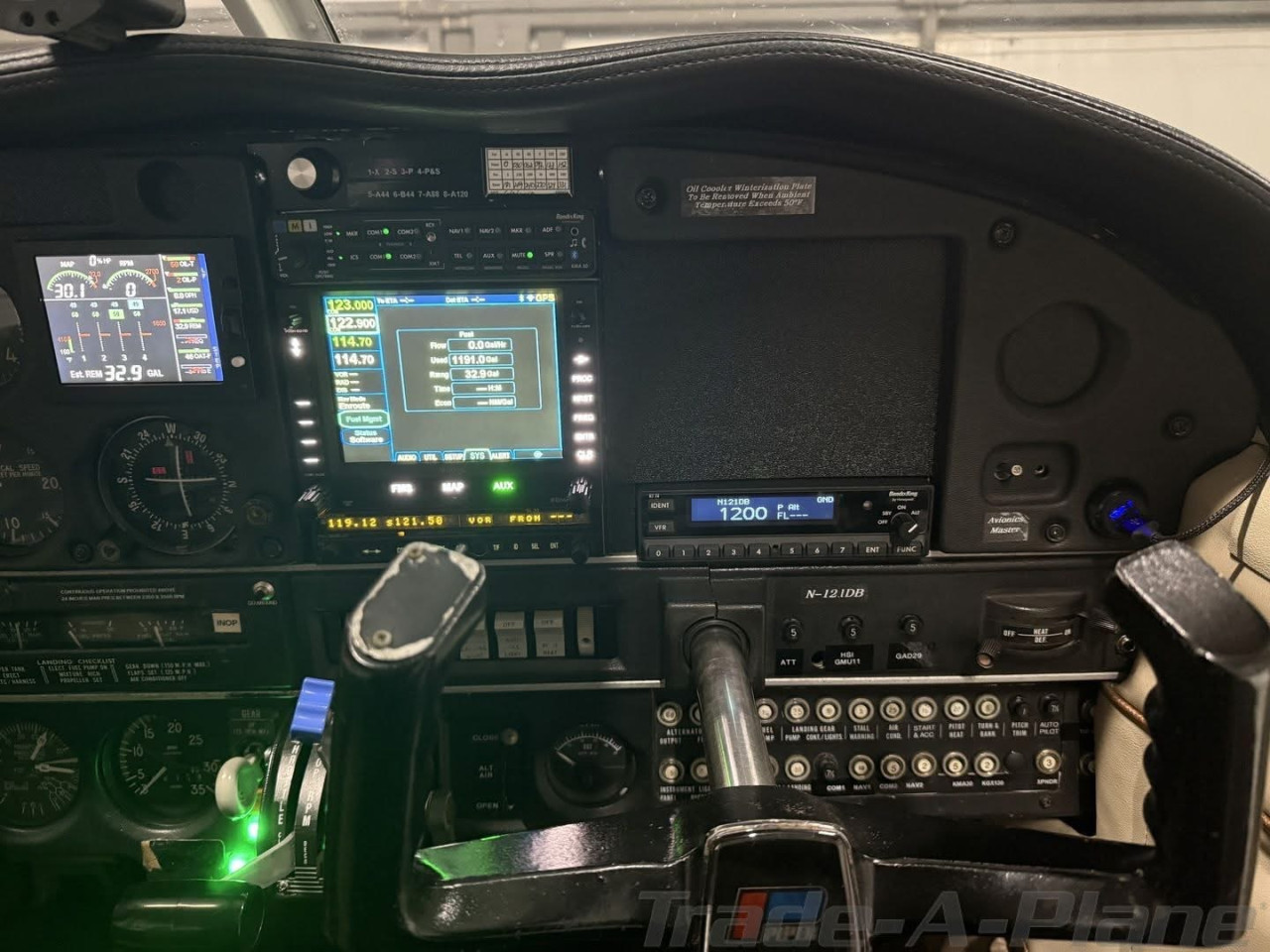 N121db_panel_right